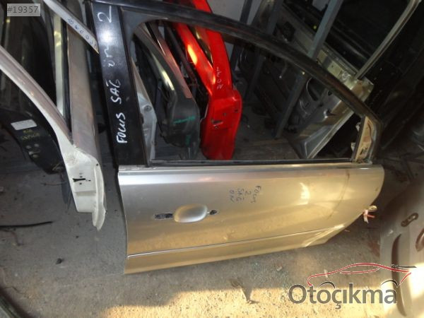 FORD FOCUS SAĞ ÖN KAPI 
