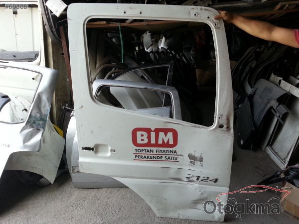 MERCEDES ATEGO 2124 SAĞ ÖN KAPI