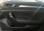 Renault megane 4 sağ ön kapı döşemesi hatasız