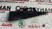Toyota carina 1998 bağaj havalandırma kapağı sol