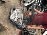 Mazda 323  hb sol arka kapı