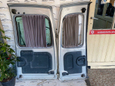 RENAULT KANGOO SAĞ BAGAJ KAPAĞI CAMI  ORJİNAL ÇIKMA