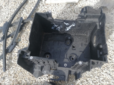 Renault megan 4 akü sehpa sı