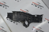 AUDİ A5 SOL ALT TAMPON TUTUCU BRAKETİ 8T0805607