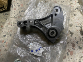 OPEL ASTRA K 1.6 DİZEL MOTOR KULAK BRAKETİ SIFIR ORJİNAL 13364130
