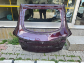 Tesla y bagaj kapağı