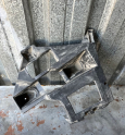 RENAULT MEGANE 4 ARKA TAMPON BRAKETİ SAĞ ORJİNAL 850468721R