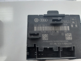 8X0959795C  AUDİ Q3 2012-2018 SAĞ ARKA KAPI BEYNİ