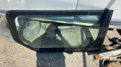 Renault trafik orta sol yan camı