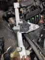 Dacia Duster 2 Çıkma Sağ Sol Ön Cam Krikosu