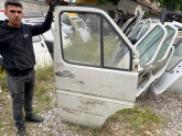 VOLKSWAGEN VOLT SAĞ ÖN KAPI CAMI ORJİNAL ÇIKMA HATASIZ