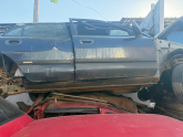 Mitsubishi Carizma sağ arka kapı