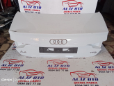 Audi A4 bagaj kapağı