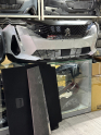 Peugeot 3008 ön tampon dolu