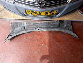 ÖZMEN OPEL VECTRA B ÖN CAM SİLECEK IZGARASI 90464416