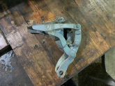 RENAULT CLİO HATCBACK BAGAJ MENTEŞESİ ORJİNAL ÇIKMA