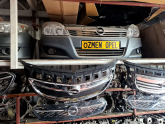 ÖZMEN OPEL ASTRA H ÖN TAMPON SAĞ SOL FAR SİS PANJUR IZGARA