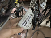PEUGEOT 406 MOTOR KAPUTU MENTEŞESİ ORJİNAL ÇIKMA