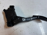 SKODA SUBERB GAZ PEDALI
