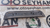 8K0853375 Audi A4 2014 bagaj kapağı eşiği çıtası