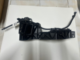 4M8805607A Audı Q8 Sol Far Braketi