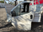 RENAULT TRAFFİC SOL ÖN KAPI CAMI , TRAFFİC KELEBEK CAMI ORJİNAL
