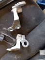 FORD FOCUS SAĞ ARKA KAPI MENTEŞESİ ALT ÜST