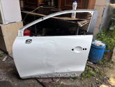 Renault clio beş çıkma sol ön kapı