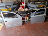 ÖZMEN OPEL ASTRA H ÇIKMA SAĞ SOL ÖN ARKA KAPI CAMI KRİKOSU
