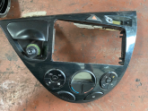 FORD FOCUS 1 TEYP GÖĞÜS ÇERÇEVESİ