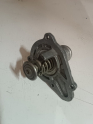 057121111  Termostat Gövdesi AUDI A8 d4 Q7 4.2 tdi VW Touareg ORJ