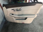 MERCEDES W212 KASA SAĞ ÖN KAPI DÖŞEMESİ ORJİNAL ÇIKMA