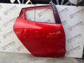 Renault Clio 4 sağ arka kapı kırmızı renk (az hasarlı)