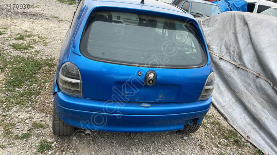 Opel Corsa sağ arka stop