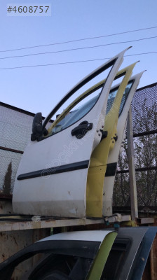 Fiat Doblo Orjinal çıkma sol ön kapı
