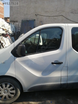 RENAULT TRAFİC SOL ÖN KAPI KONUK OTO