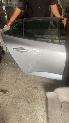 RENAULT MEGANE4 SAĞ ARKA KAPI OTO FEDAİ