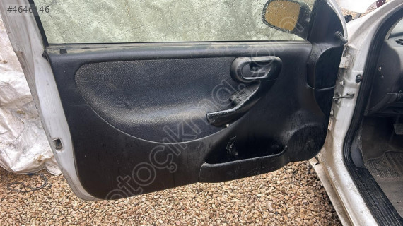 Opel Corsa C tek kapı döşemesi araçtan sökme