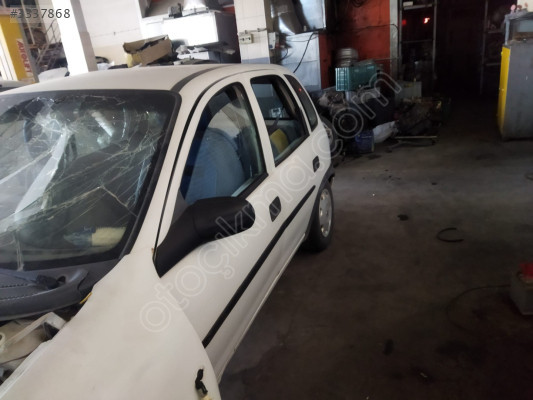 Corsa  B sol.kapi. Arka kapı