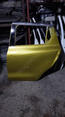 Suzuki Swift sol arka kapı 2020