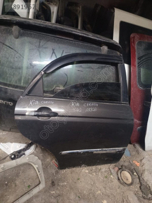 KİA CERATO SAĞ ARKA KAPI