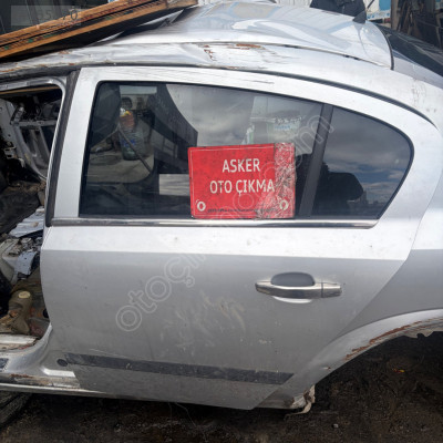 Astra haş sedan sol arka kapı camı
