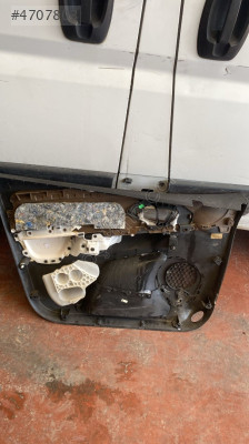 RENAULT CLİO 4 SAĞ ÖN KAPI DÖŞEMESİ