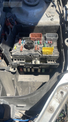 Citroen c4 sigorta kutusu