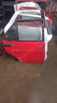 Şahin sağ arka kapı dolu