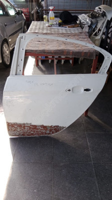 Fiat Egea sol arka kapı orijinal