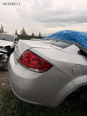 Fiat Linea bagaj kapağı