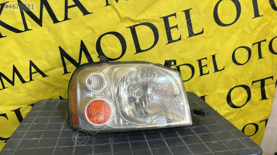 NİSSAN SKYLİNE SAĞ FAR