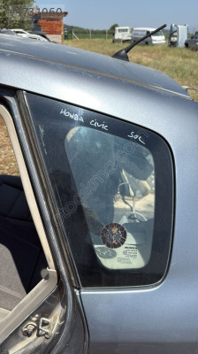 2004 Honda civic ÇIKMA ORJINAL   sol arka kelebek camı