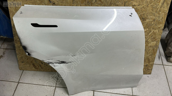 TESLA MODEL Y KAPI SAĞ ARKA
